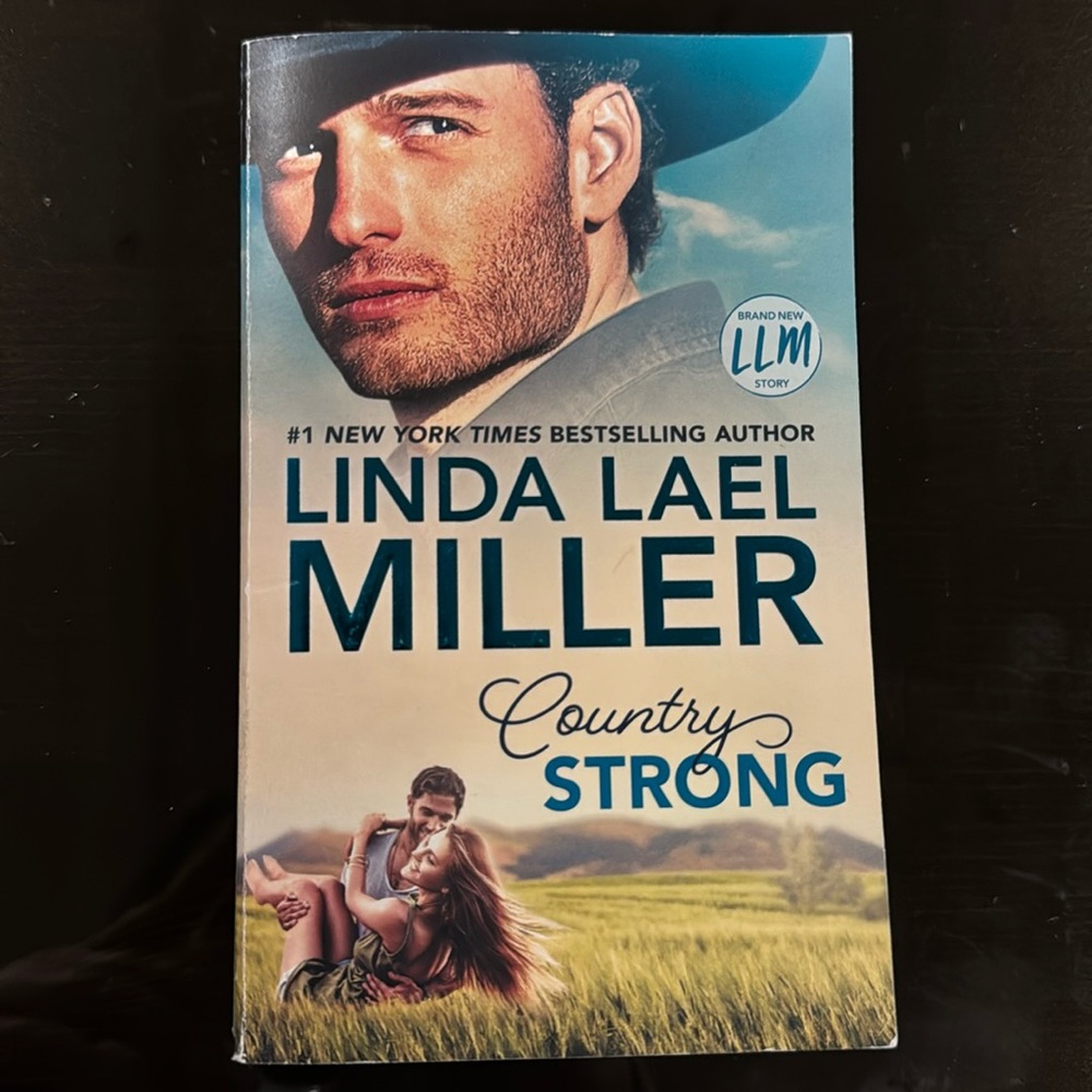 Country Strong - Book